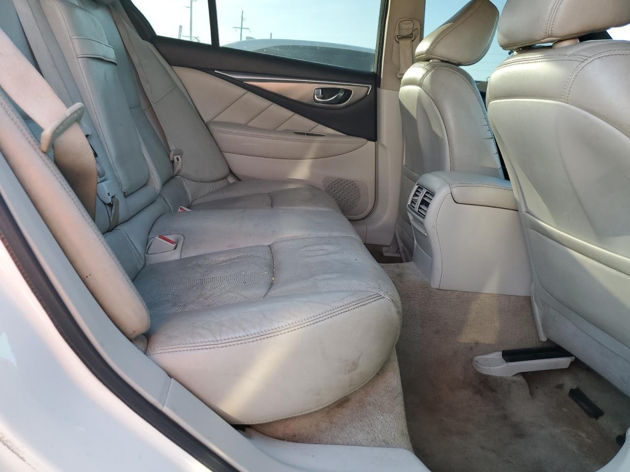 2015 Infiniti Q50 Base VIN: JN1BV7AR3FM403751 Lot: 93948335