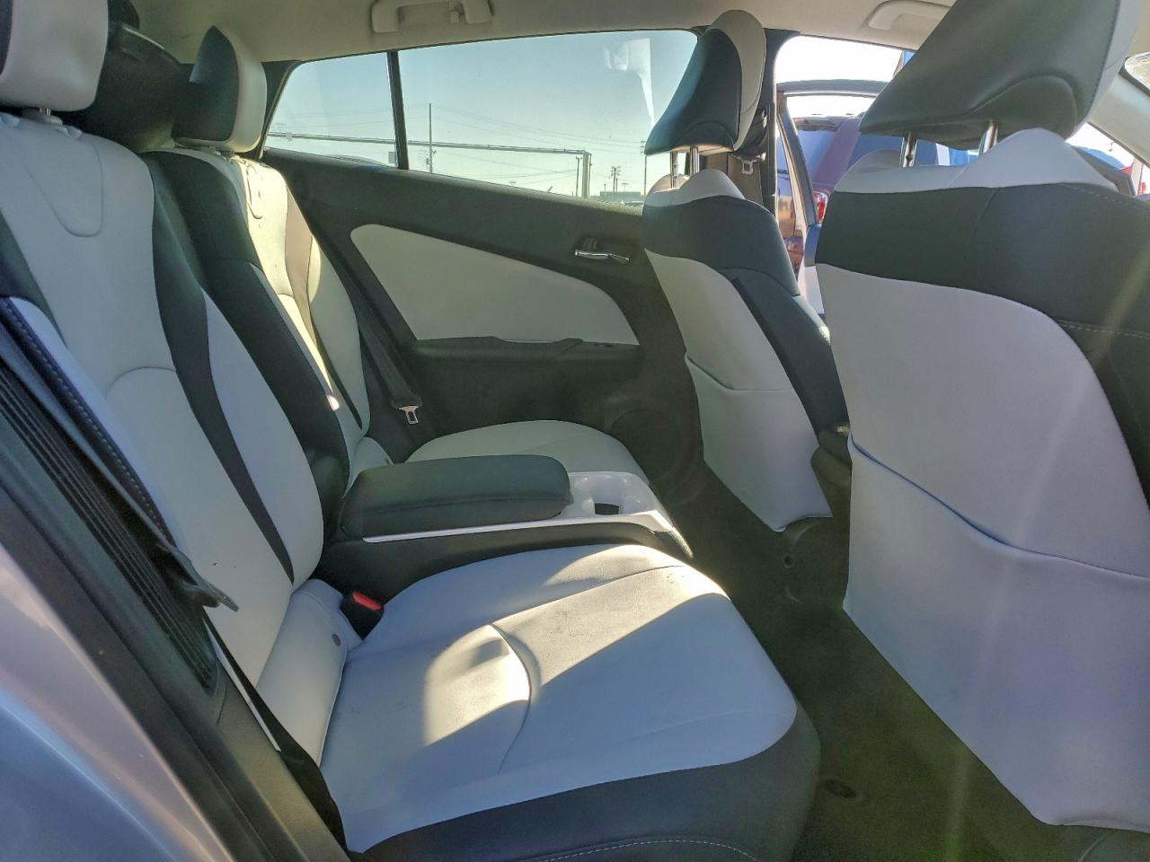 2018 Toyota Prius Prime VIN: JTDKARFP4J3071927 Lot: 94214645