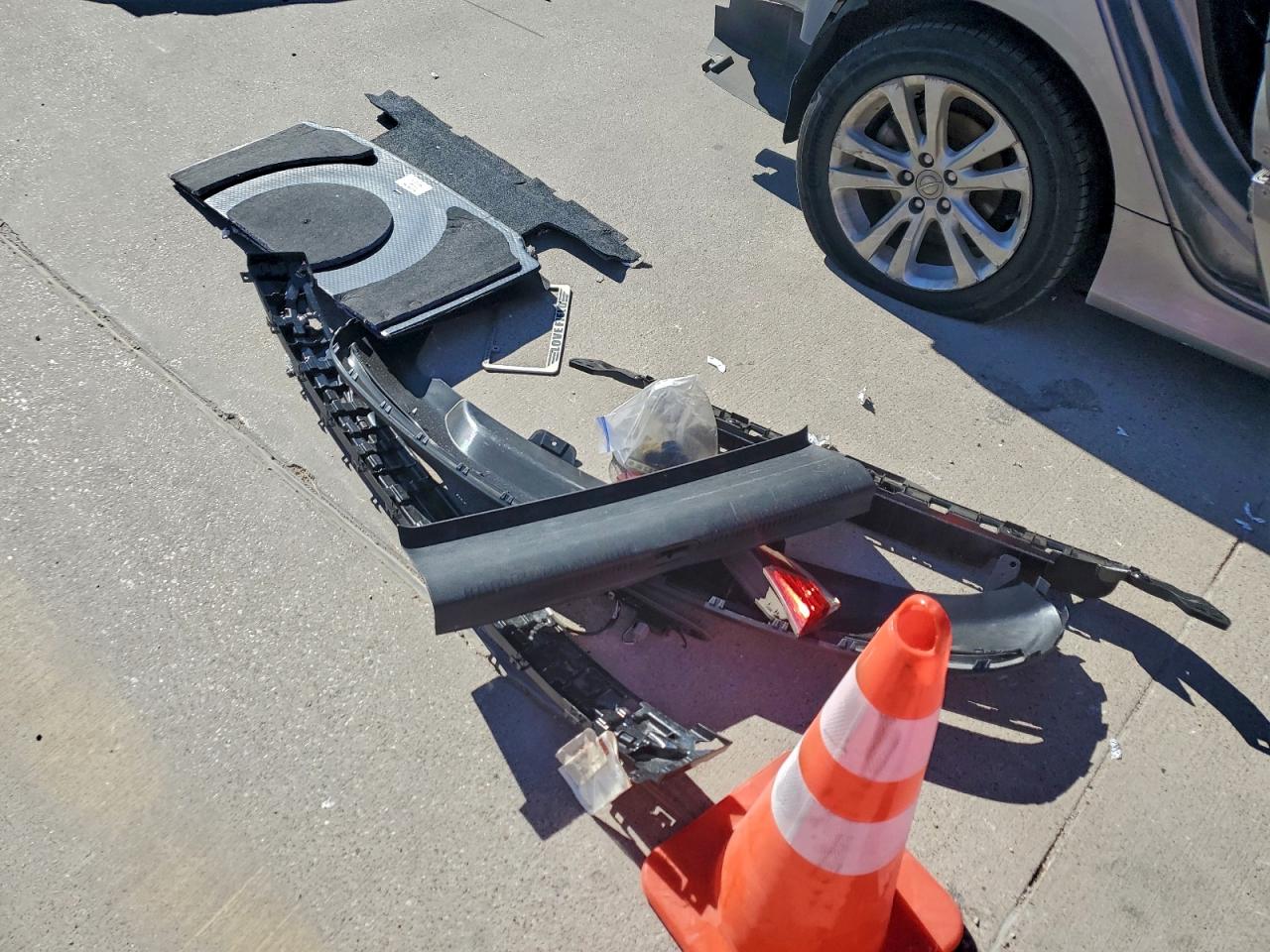 2015 Chrysler 200 Limited VIN: 1C3CCCAB9FN554711 Lot: 91859335