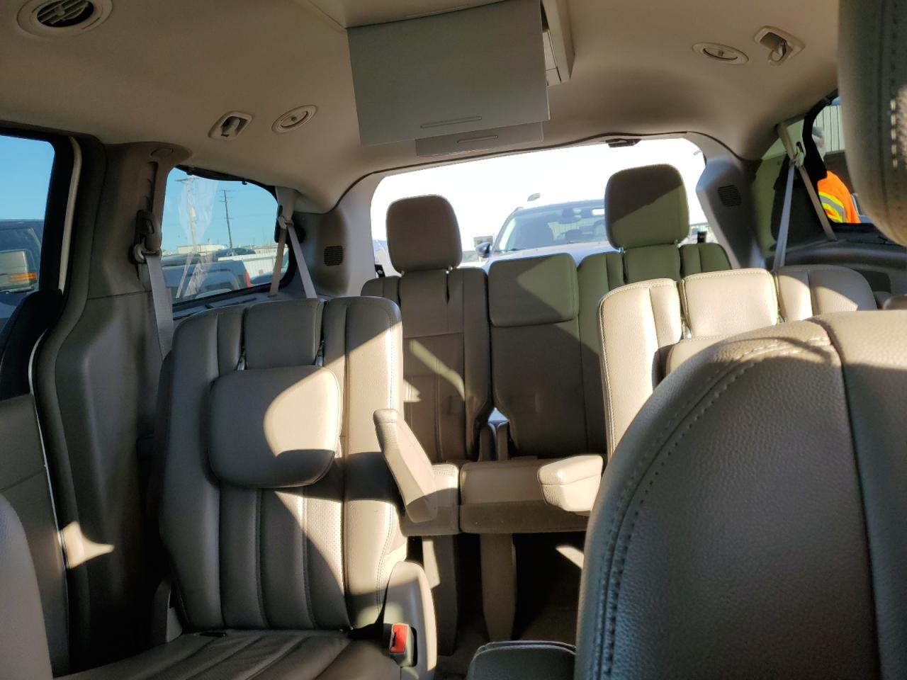 2011 Chrysler Town & Country Touring L VIN: 2A4RR8DG0BR798800 Lot: 92286795