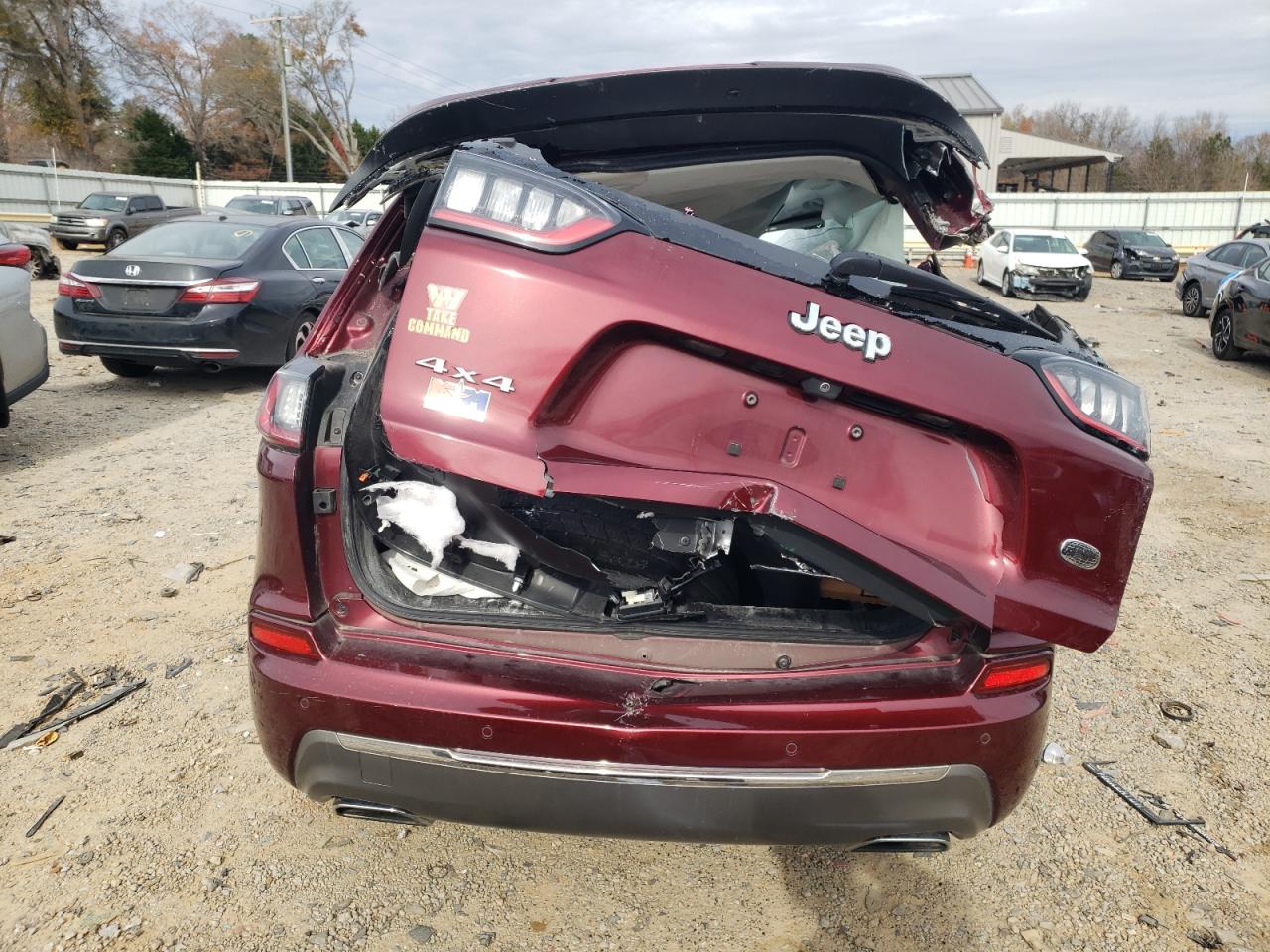 2019 Jeep Cherokee Overland VIN: 1C4PJMJN0KD282925 Lot: 92409485