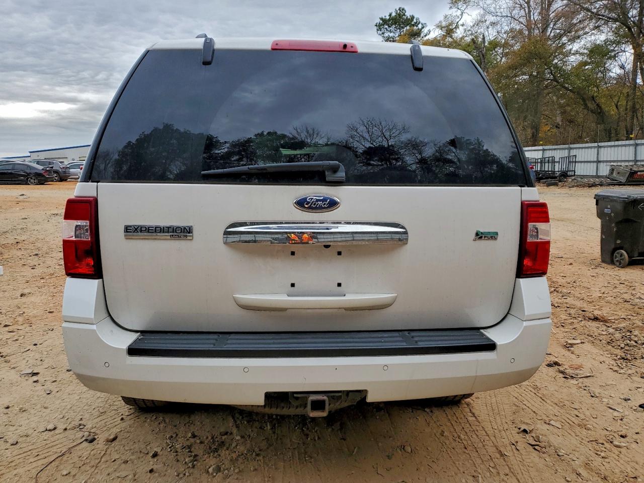 2013 Ford Expedition Limited VIN: 1FMJU2A54DEF56122 Lot: 94155625