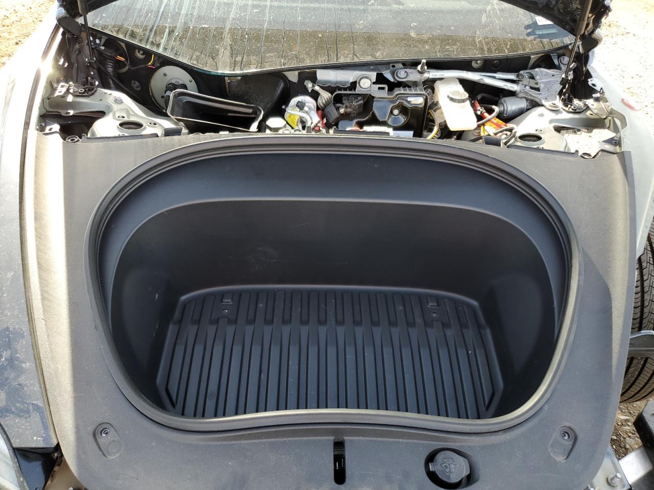 2025 Tesla Model 3 VIN: 5YJ3E1EAXSF967046 Lot: 92707595