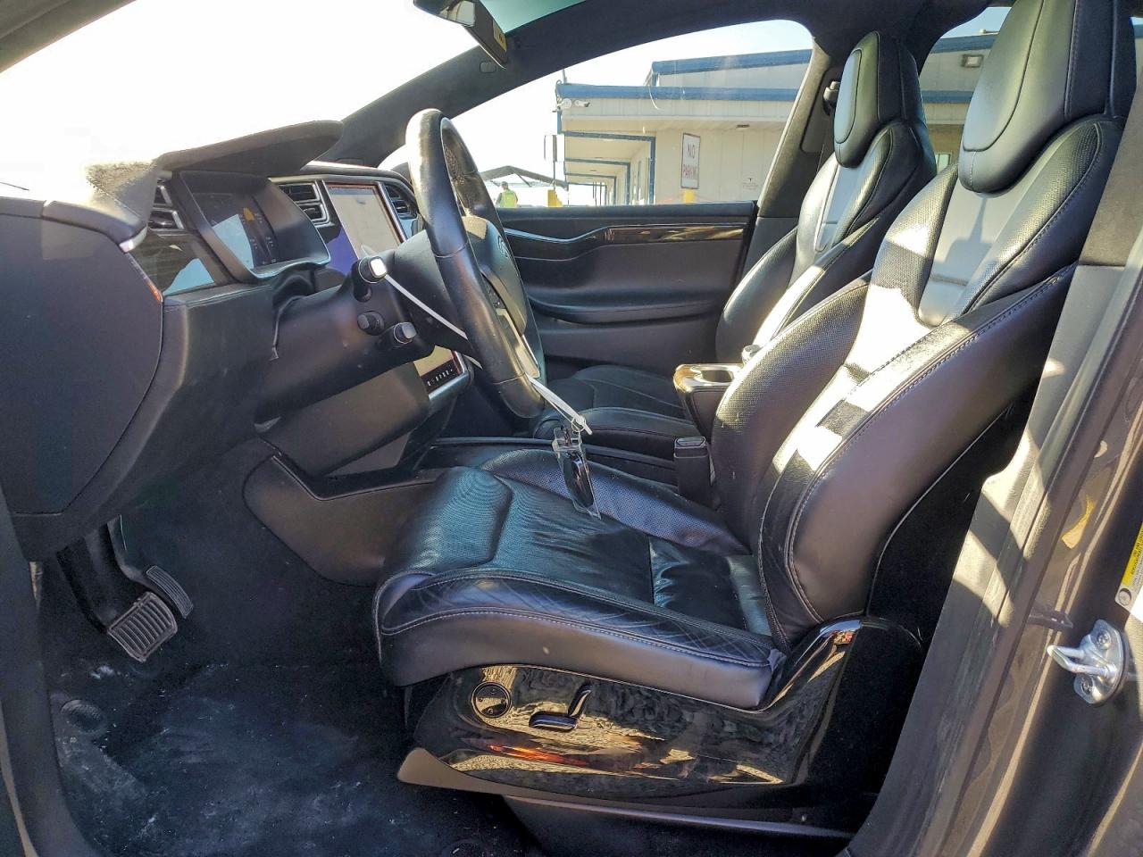 2016 Tesla Model X VIN: 5YJXCBE27GF016669 Lot: 93328645