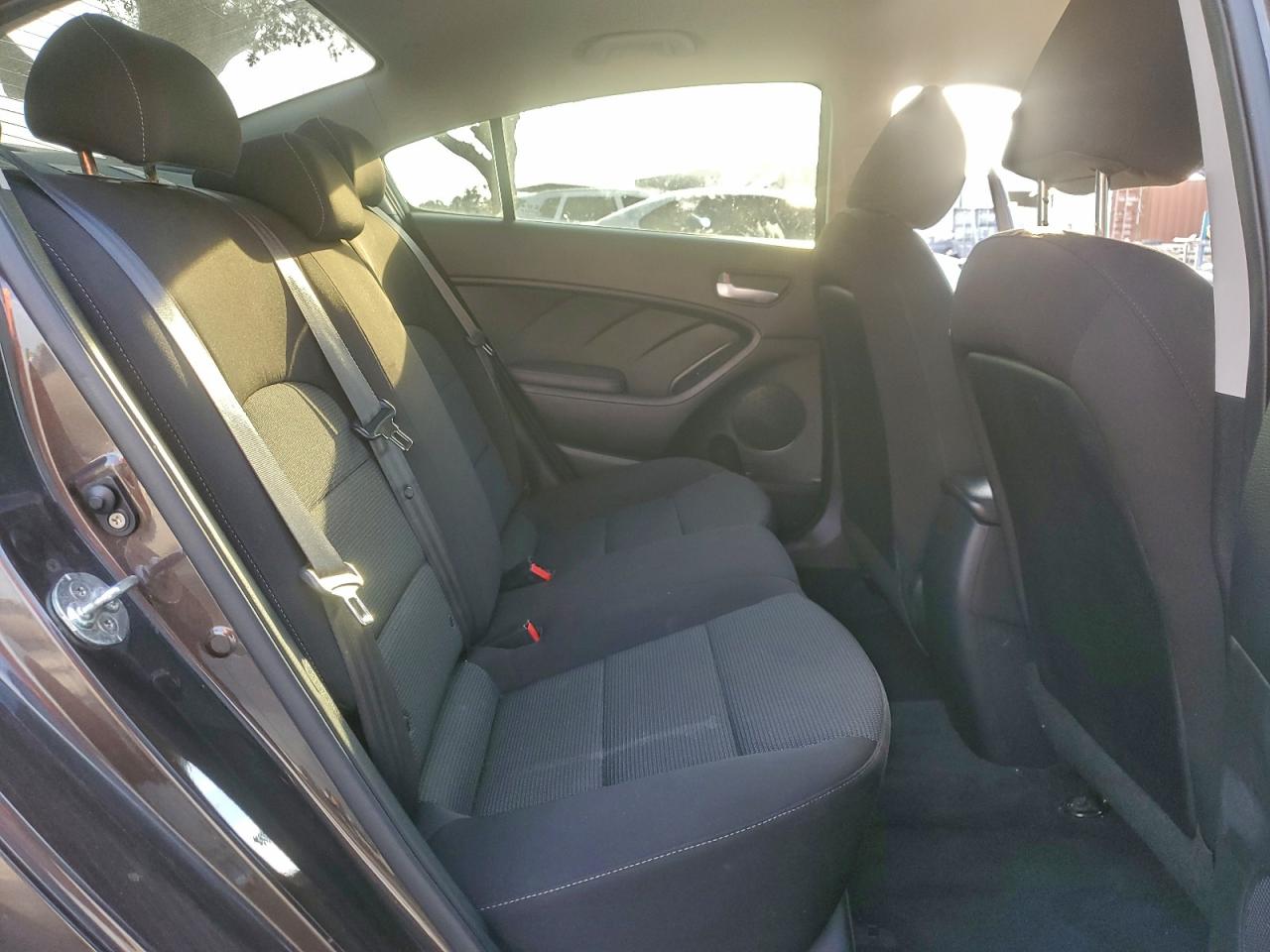 2018 Kia Forte Lx VIN: 3KPFK4A78JE182711 Lot: 93926125