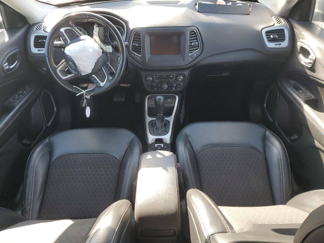 2019 Jeep Compass Latitude VIN: 3C4NJCBB1KT852253 Lot: 92071345