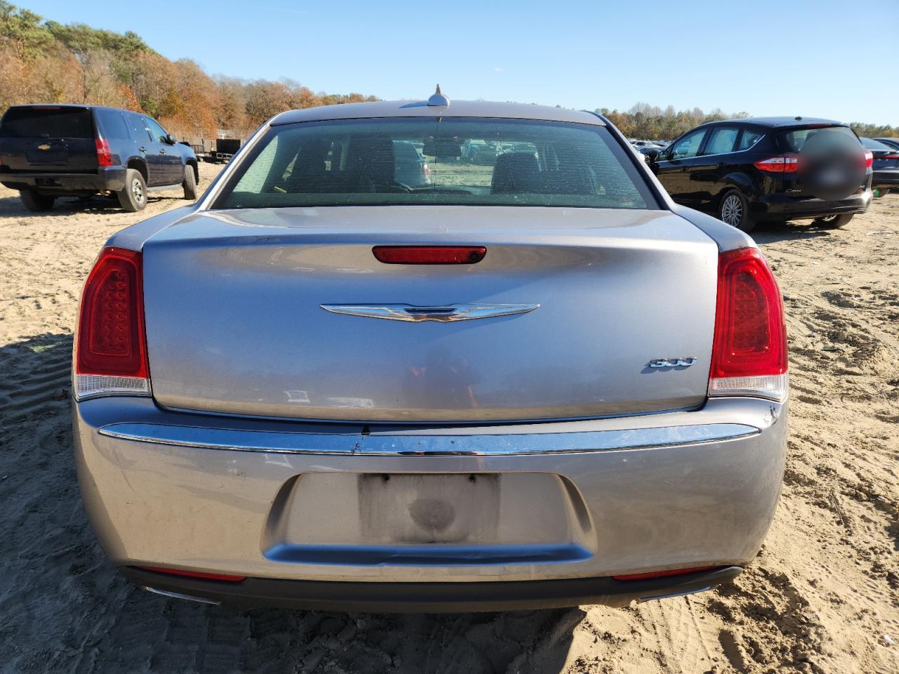 2015 Chrysler 300 Limited VIN: 2C3CCAAGXFH881885 Lot: 92362445