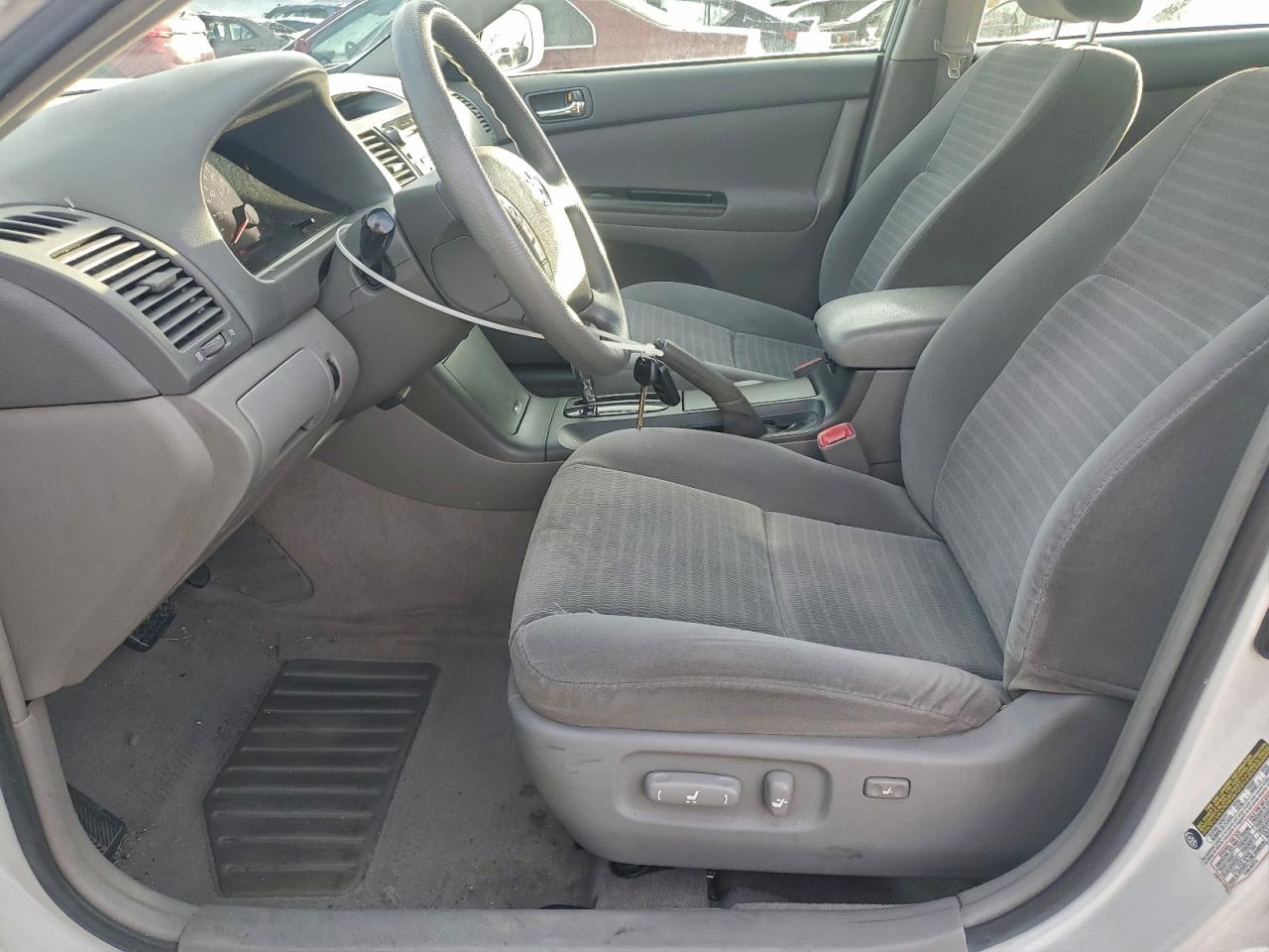 2005 Toyota Camry Le VIN: 4T1BE32K85U415931 Lot: 94390645