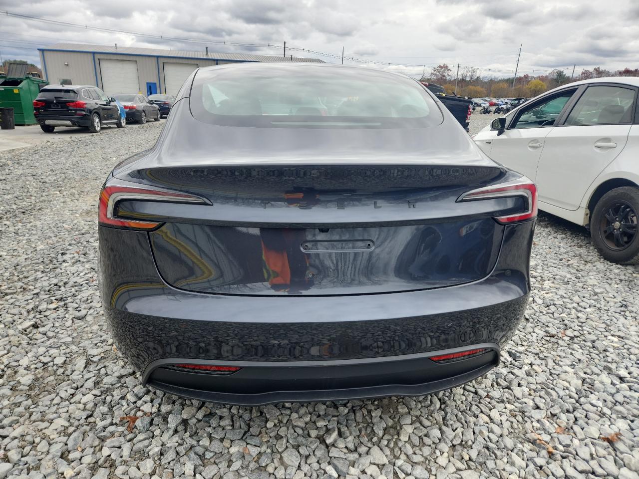 2025 Tesla Model 3 VIN: 5YJ3E1EBXSF023921 Lot: 92393095
