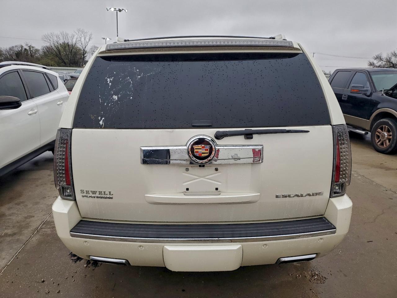 2013 Cadillac Escalade Platinum VIN: 1GYS4DEF1DR27821A Lot: 94108915