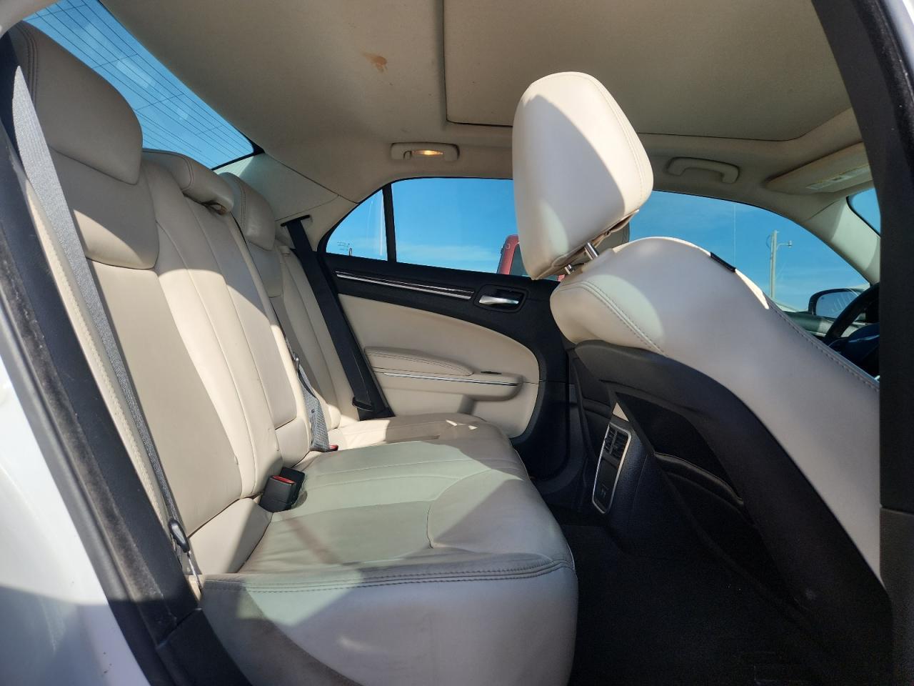 2015 Chrysler 300 Limited VIN: 2C3CCARG4FH831598 Lot: 93588815