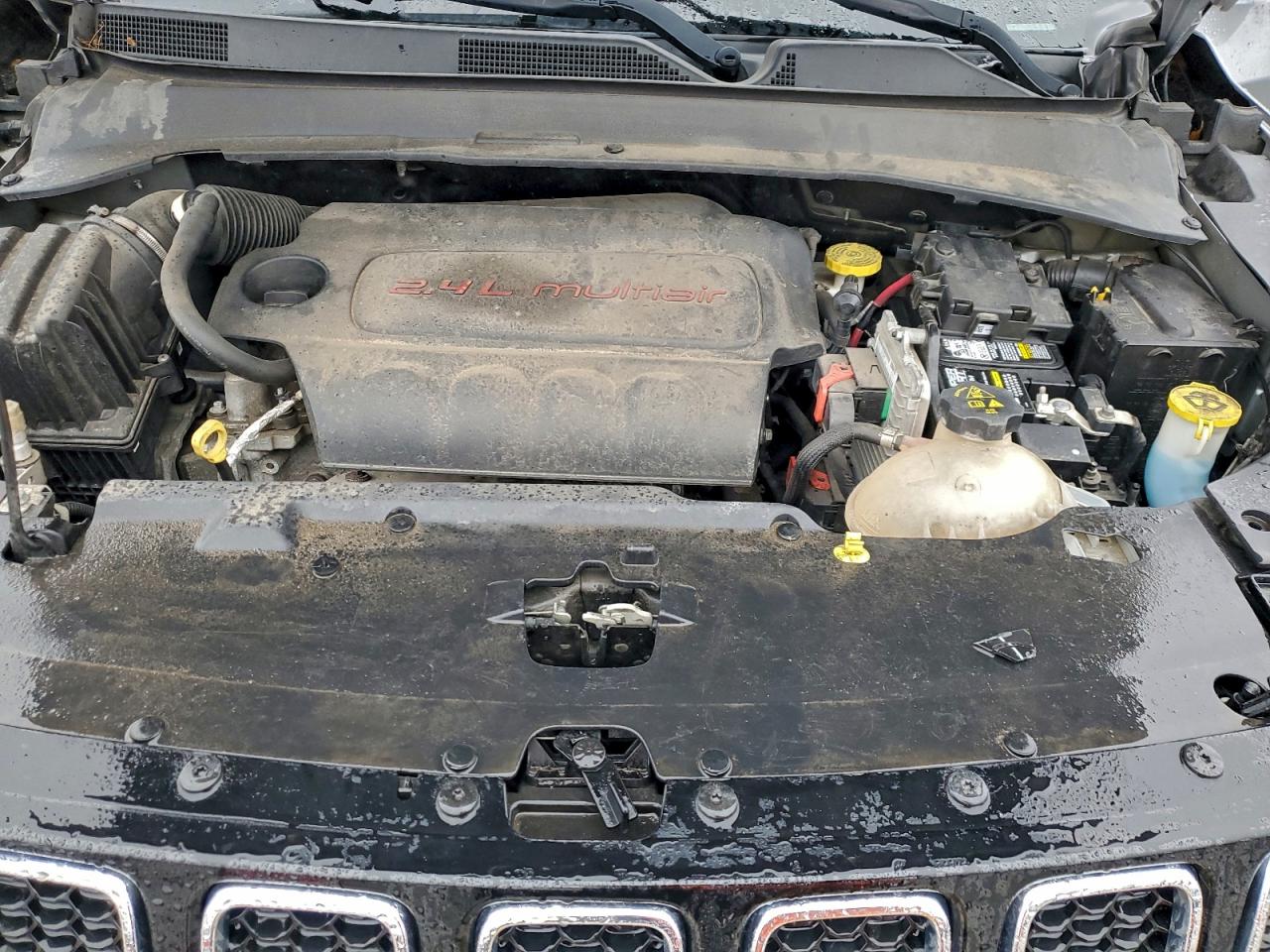 2018 Jeep Compass Latitude VIN: 3C4NJDBB3JT113485 Lot: 93835635