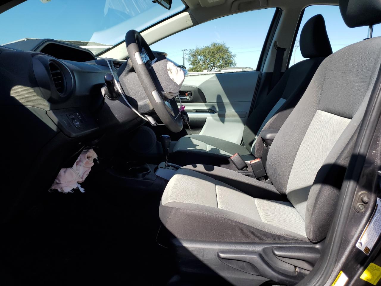 2013 Toyota Prius C VIN: JTDKDTB34D1543163 Lot: 93382155