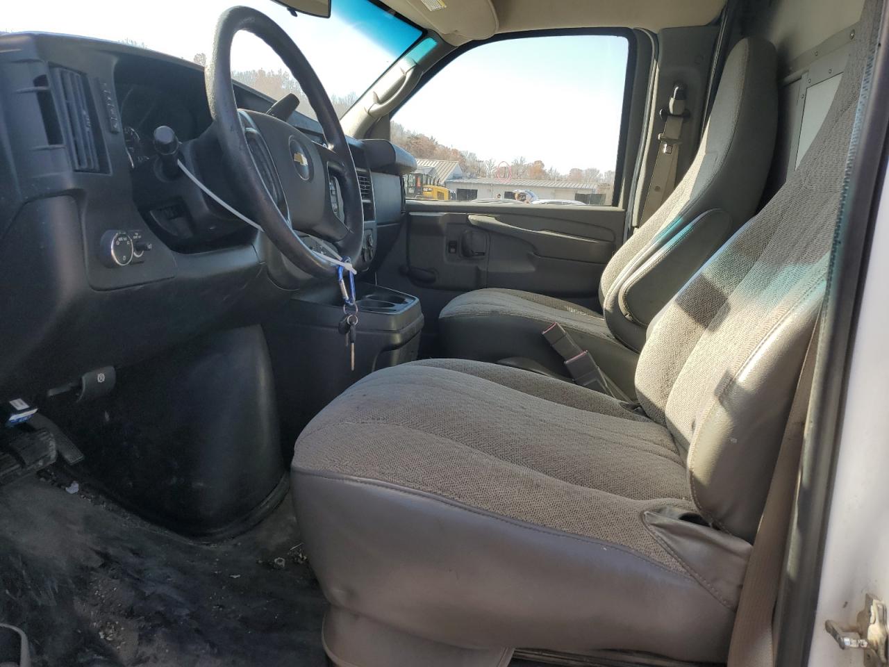 2015 Chevrolet Express Utility / Service Truck VIN: 1GB0G2CG1F1279384 Lot: 92308555