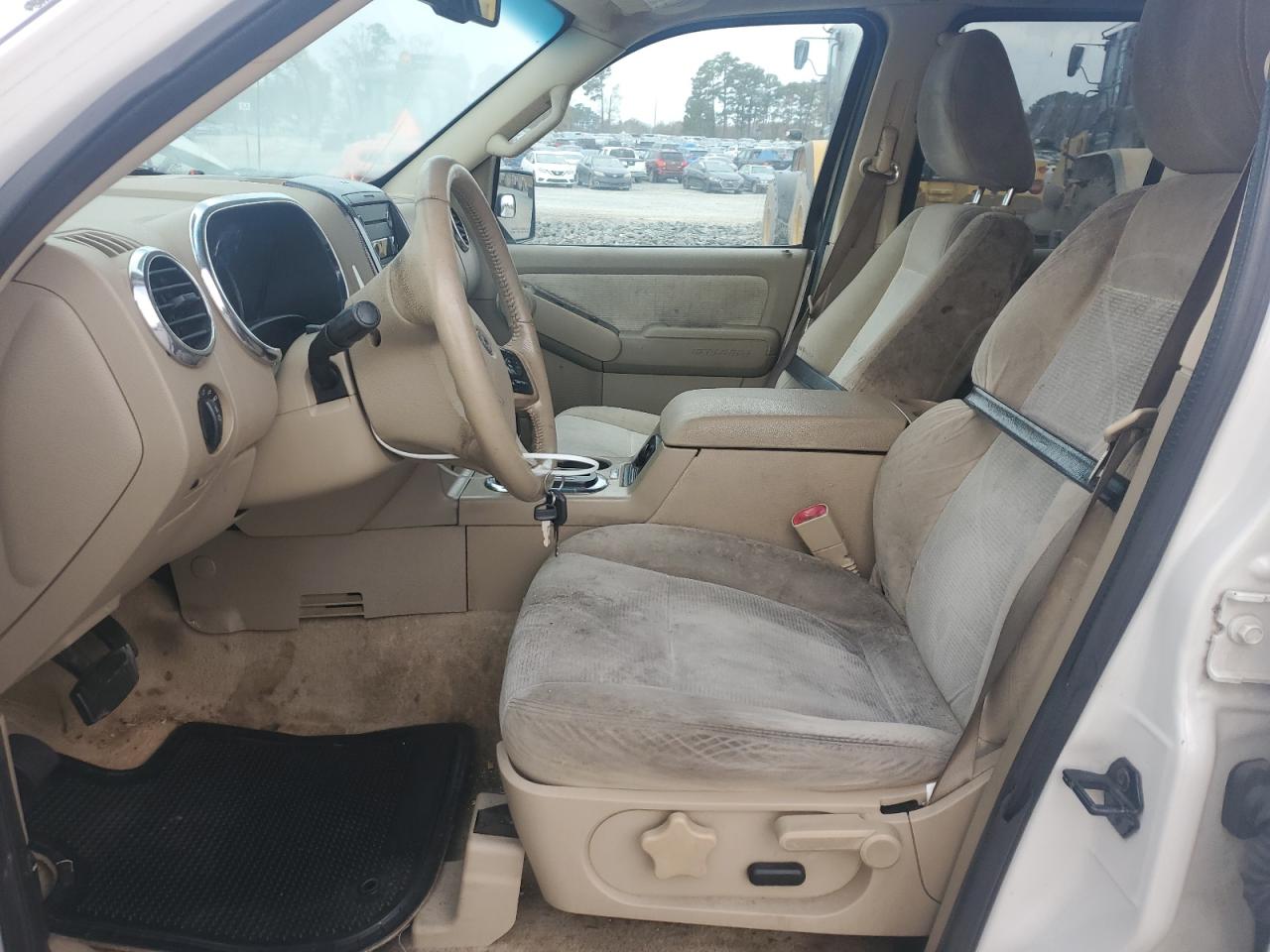 2009 Ford Explorer Xlt VIN: 1FMEU63E39UA28557 Lot: 92383425