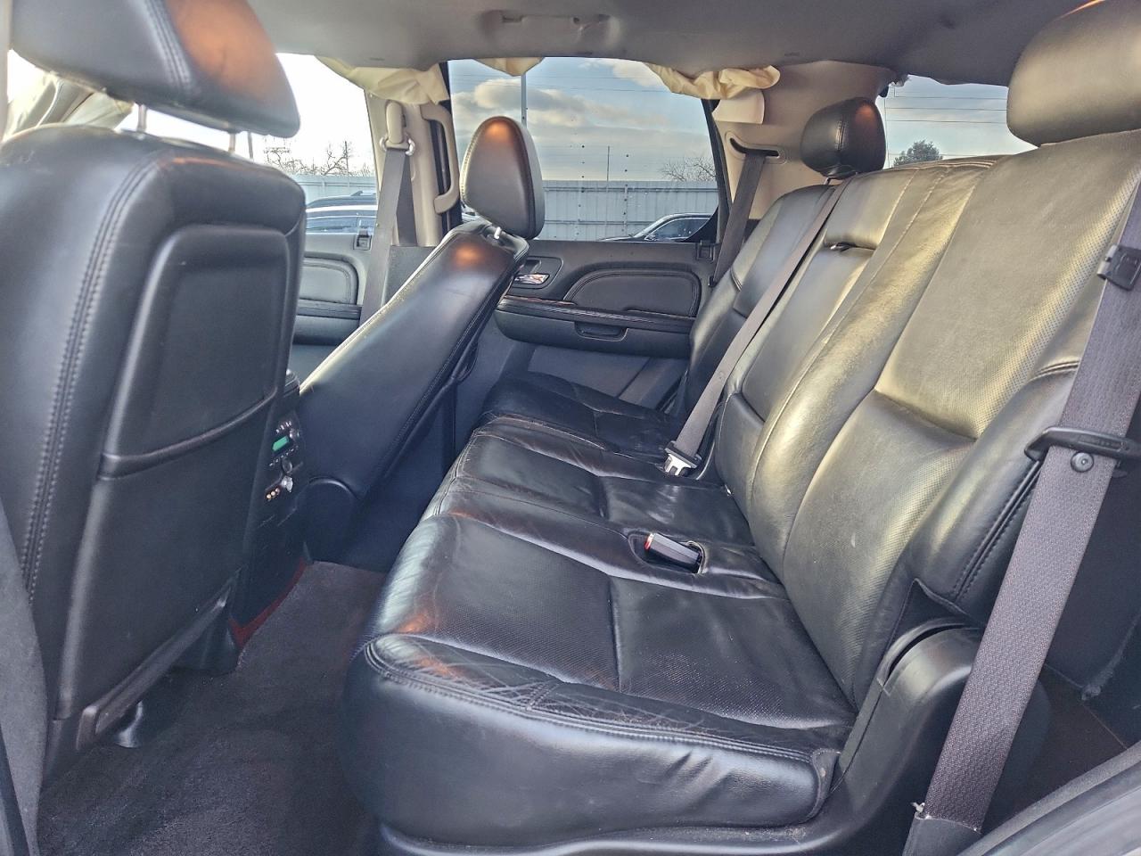 2009 Cadillac Escalade Luxury VIN: 1GYFK23269R110213 Lot: 94347065