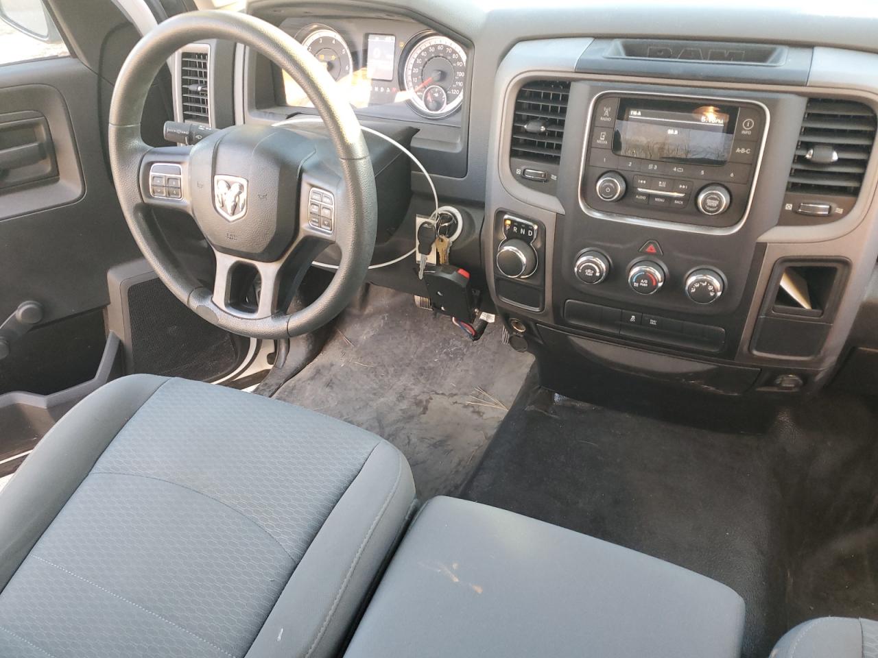 2019 Ram 1500 Classic Tradesman VIN: 3C6JR6DT1KG555188 Lot: 92190165