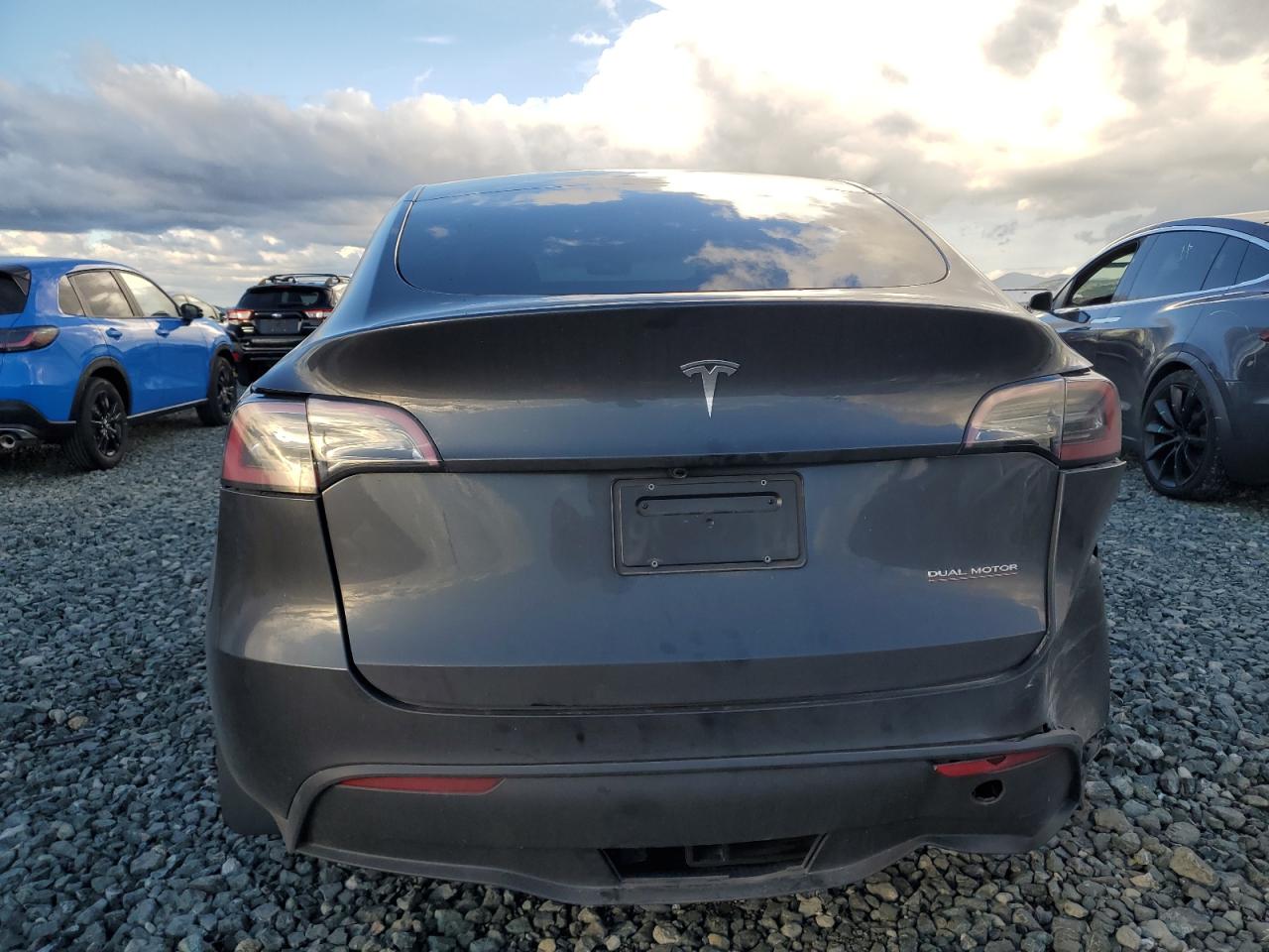 2025 Tesla Model Y VIN: 7SAYGAEE4SF228583 Lot: 93266985