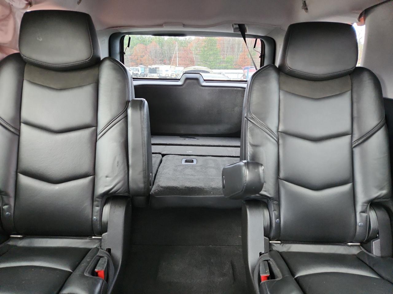 2018 Cadillac Escalade Luxury VIN: 1GYS4BKJ0JR332929 Lot: 91898305