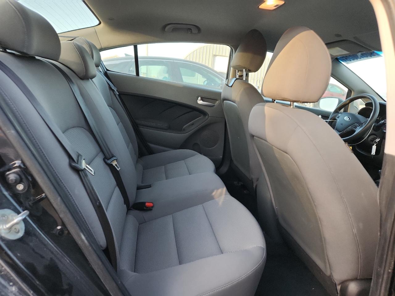 2017 Kia Forte Lx VIN: 3KPFK4A73HE156138 Lot: 90510025