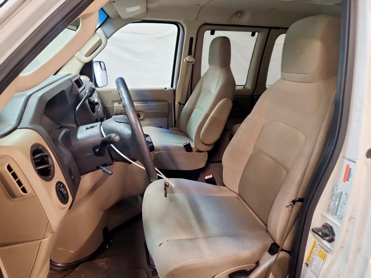 2009 Ford Econoline E350 Super Duty Wagon VIN: 1FBNE31L19DA27641 Lot: 92701235