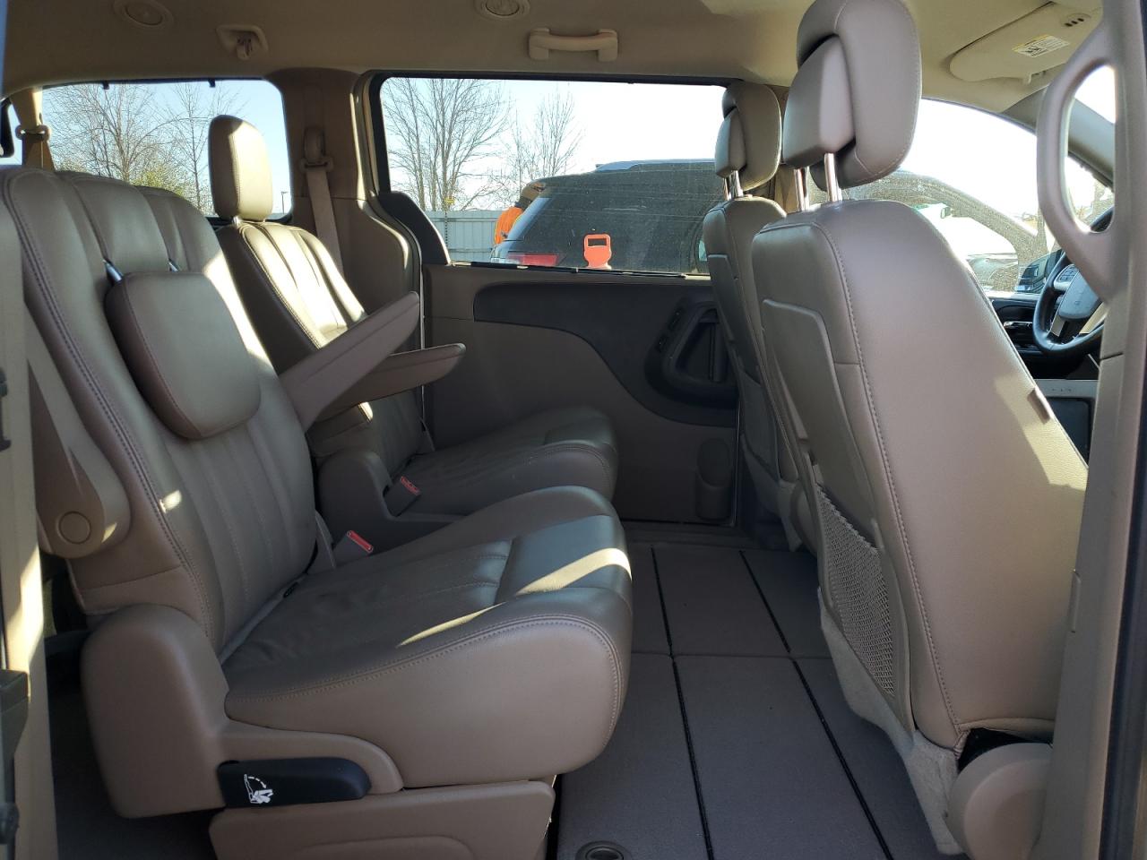 2011 Chrysler Town & Country Touring L VIN: 2A4RR8DG0BR798800 Lot: 92286795