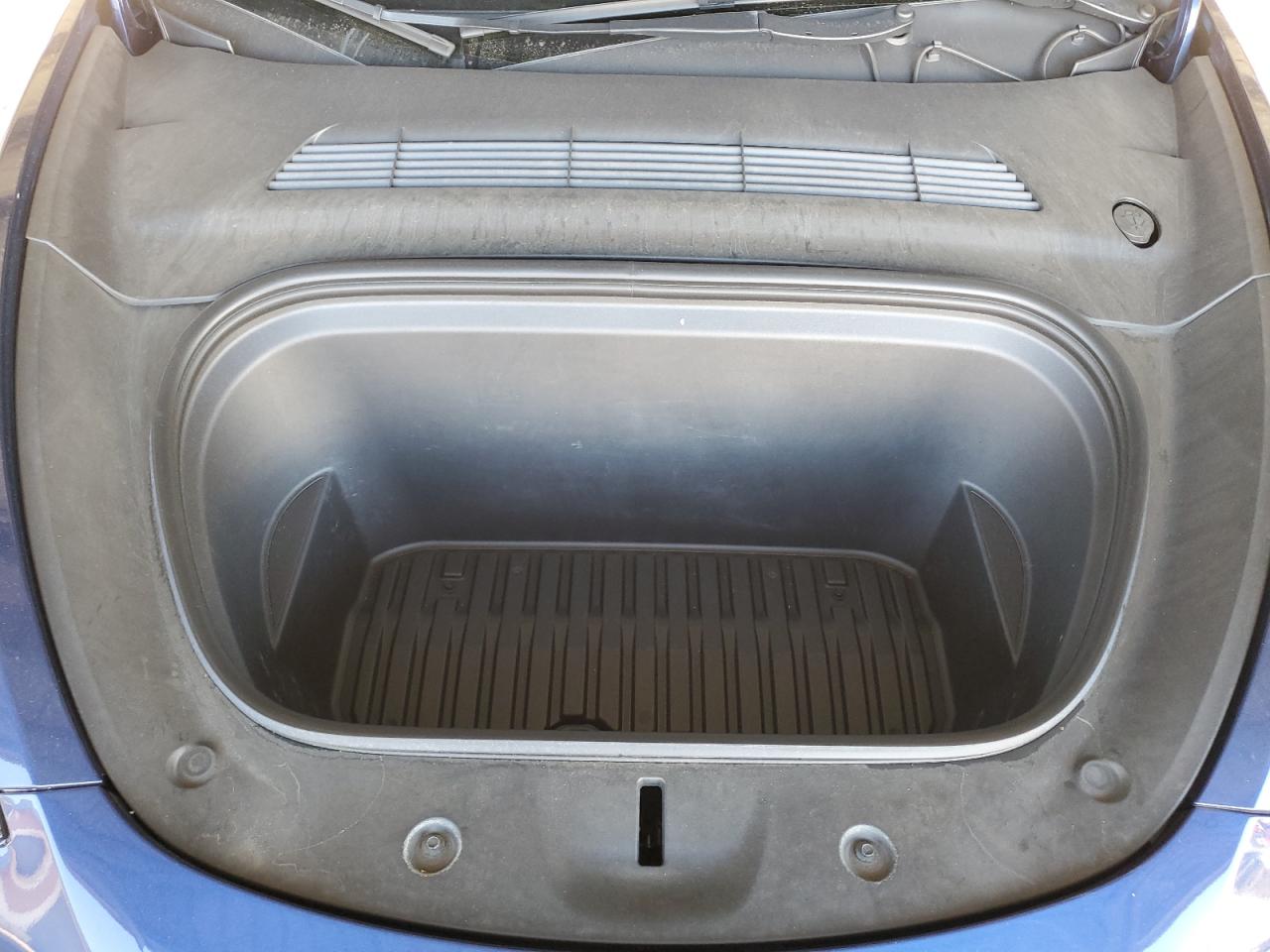 2023 Tesla Model Y VIN: 7SAYGDEE4PF887580 Lot: 92029965