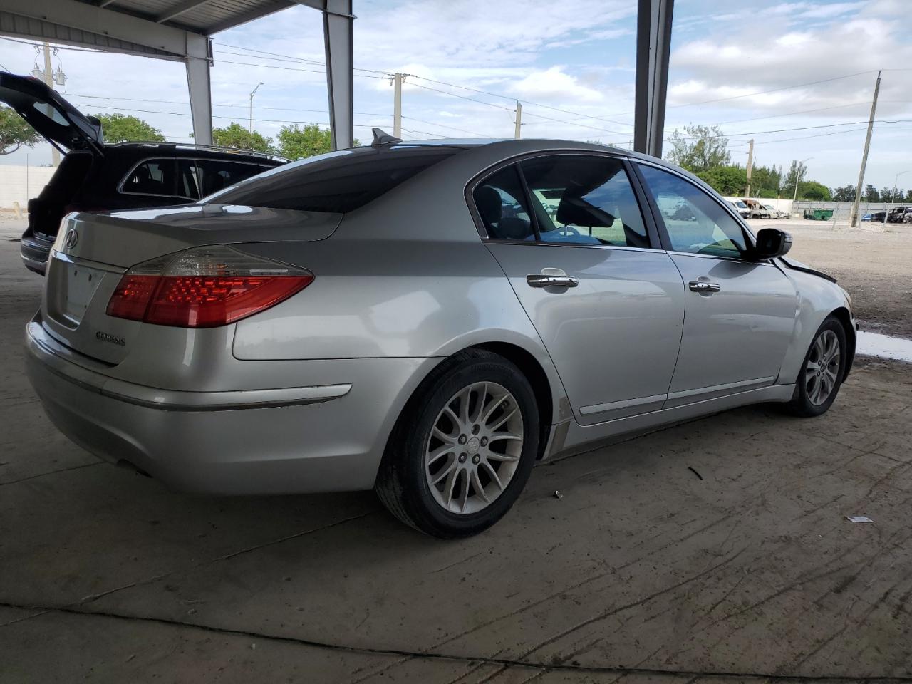 2009 Hyundai Genesis 3.8L VIN: KMHGC46E39U021698 Lot: 91401595