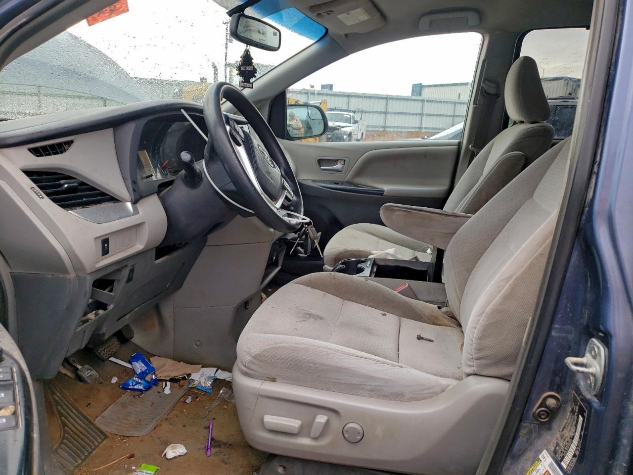 2015 Toyota Sienna Le VIN: 5TDJK3DC6FS095741 Lot: 92858565