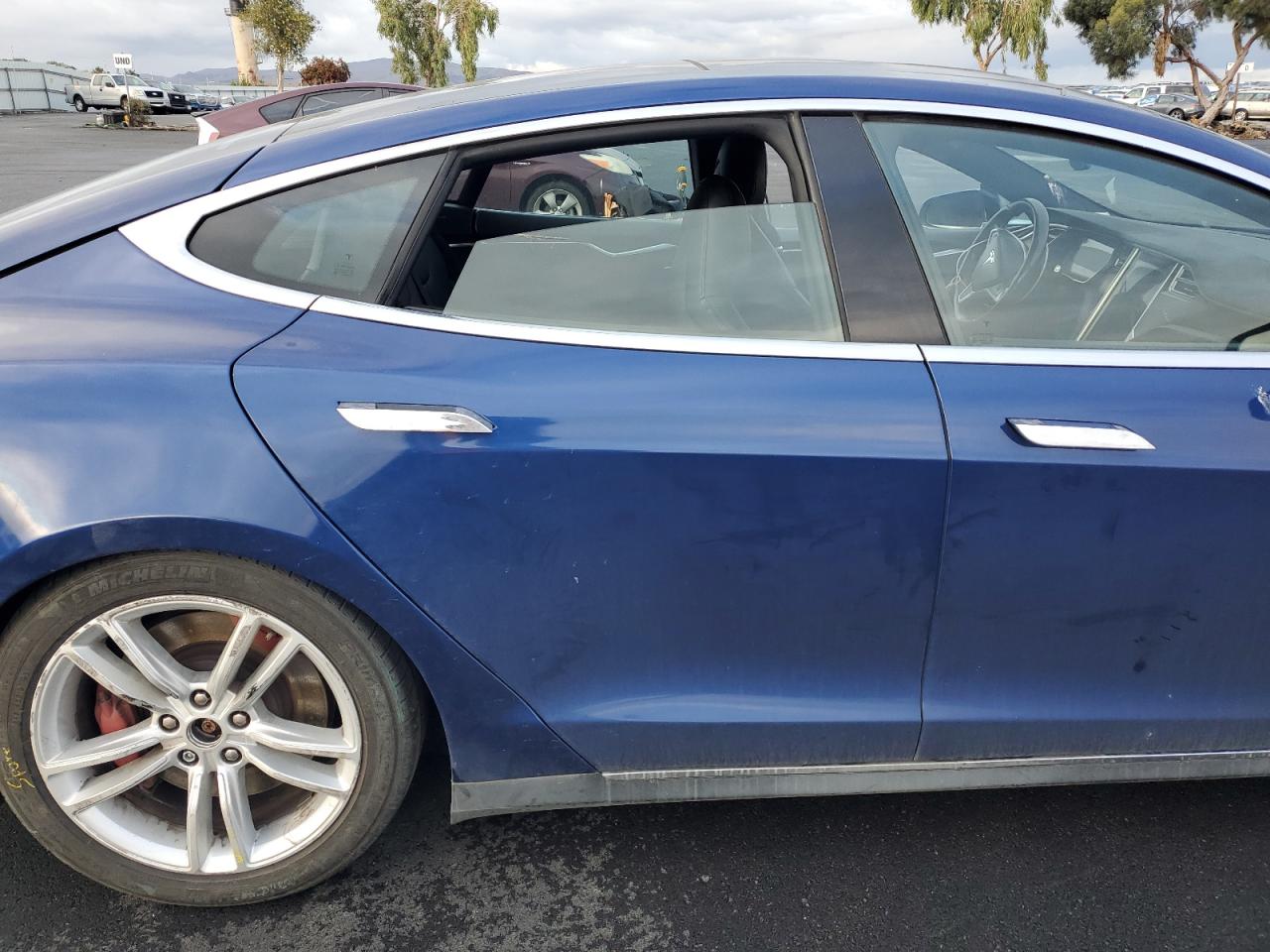 2015 Tesla Model S VIN: 5YJSA1E2XFF120260 Lot: 91186065