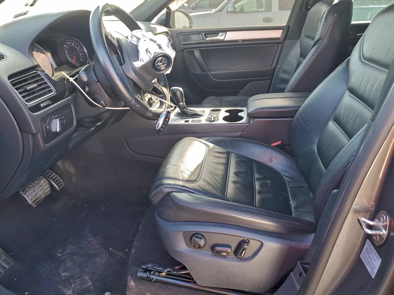 2014 Volkswagen Touareg V6 VIN: WVGDF9BP9ED004719 Lot: 94344025