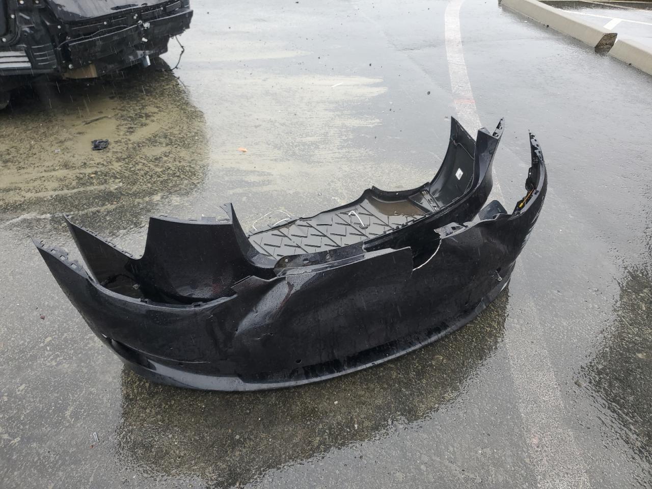 2018 Tesla Model 3 VIN: 5YJ3E1EA5JF053530 Lot: 89507365