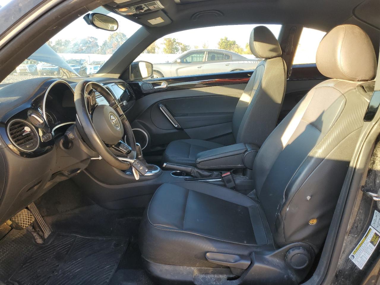 2015 Volkswagen Beetle 1.8T VIN: 3VWJ07AT9FM641043 Lot: 91002325