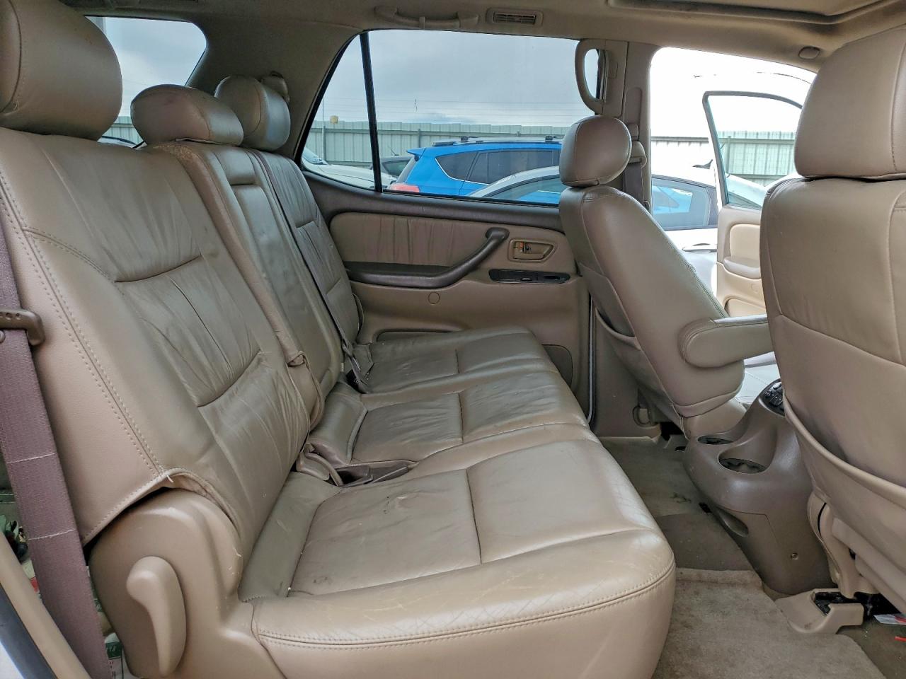 2002 Toyota Sequoia Limited VIN: 5TDBT48A02S077388 Lot: 94237355