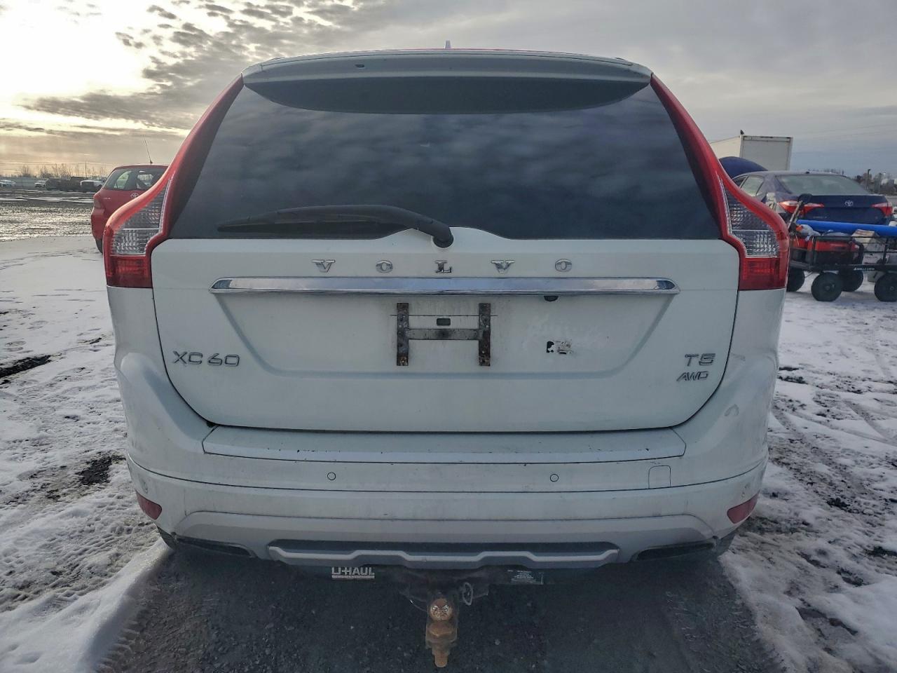 2016 Volvo Xc60 T5 Premier VIN: YV4612RK1G2833468 Lot: 93270385