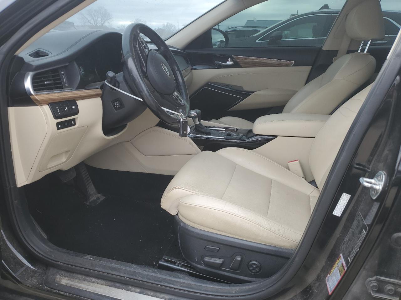 2017 Kia Cadenza Premium VIN: KNALC4J15H5083634 Lot: 92585675