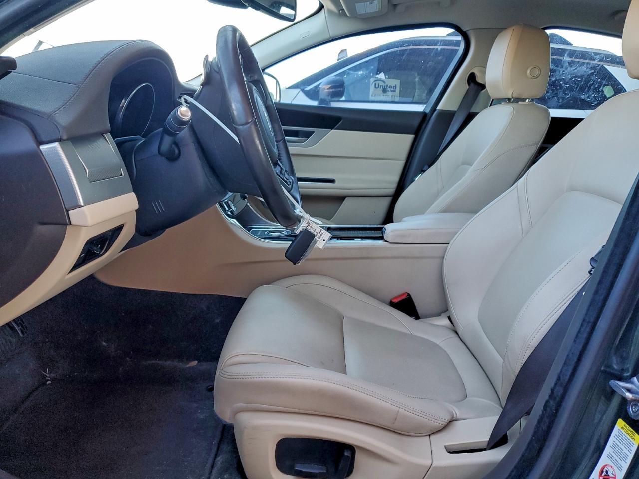 2017 Jaguar Xf Premium VIN: SAJBD4BVXHCY26363 Lot: 93149335