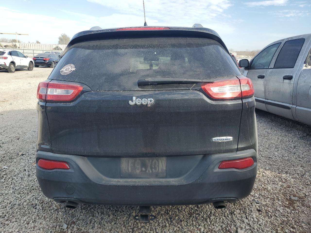 2014 Jeep Cherokee Latitude VIN: 1C4PJLCS2EW115312 Lot: 92224105