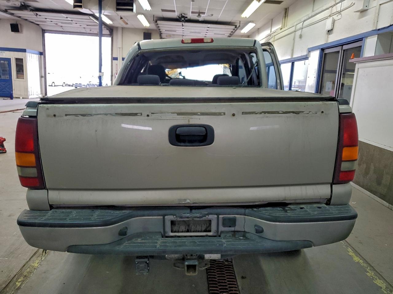 2006 Chevrolet Silverado K1500 VIN: 2GCEK13VX61282917 Lot: 94397485