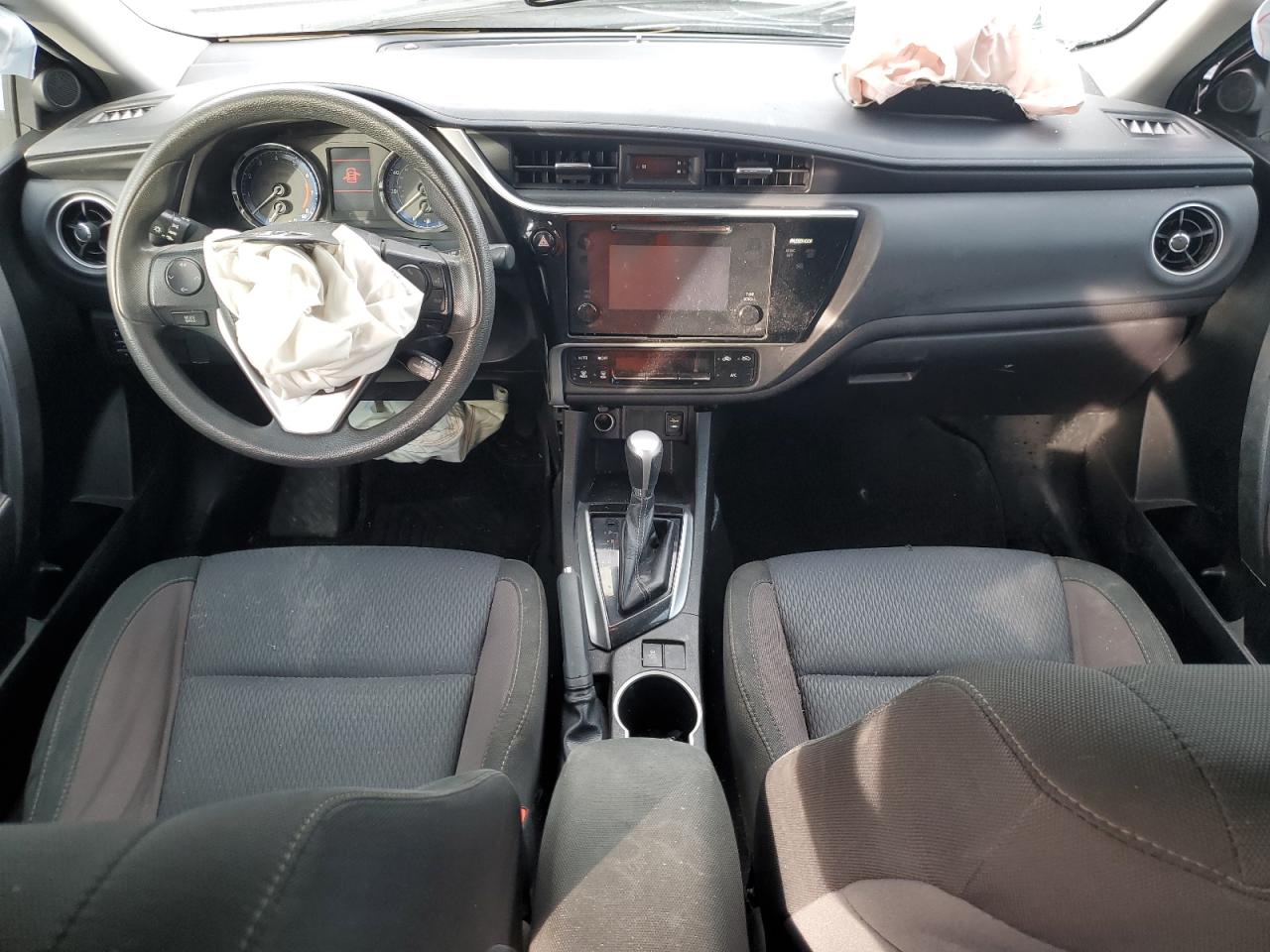 2017 Toyota Corolla L VIN: 5YFBURHE6HP724472 Lot: 92161335
