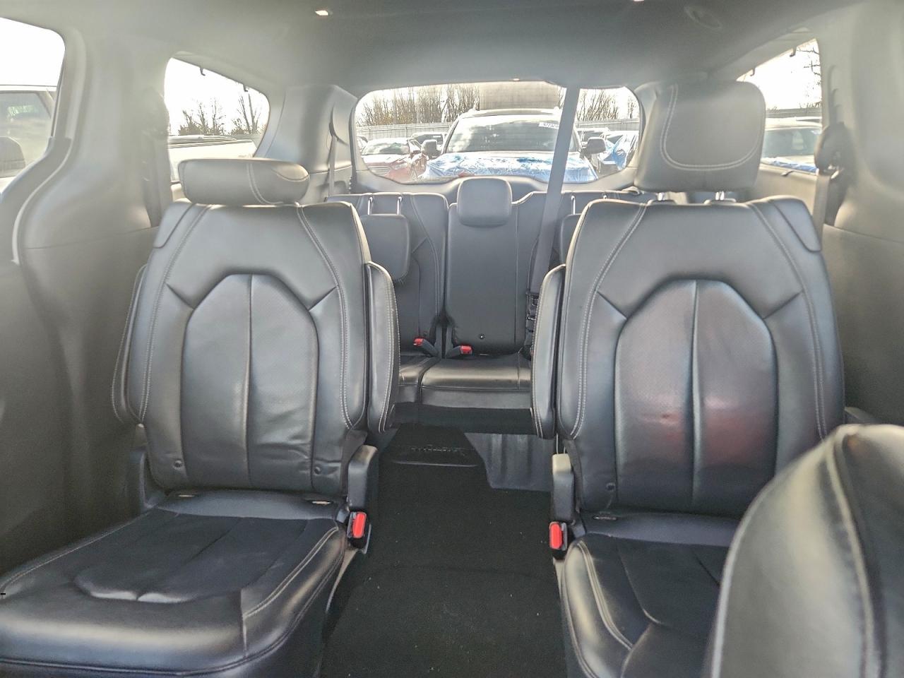 2018 Chrysler Pacifica Touring L VIN: 2C4RC1BG9JR354279 Lot: 92369195