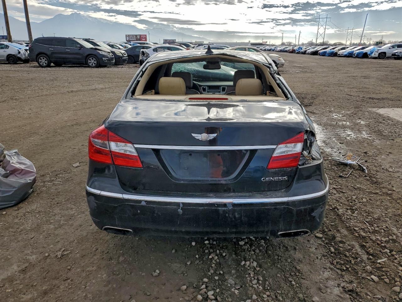 2013 Hyundai Genesis 3.8L VIN: KMHGC4DD8DU212603 Lot: 94380685