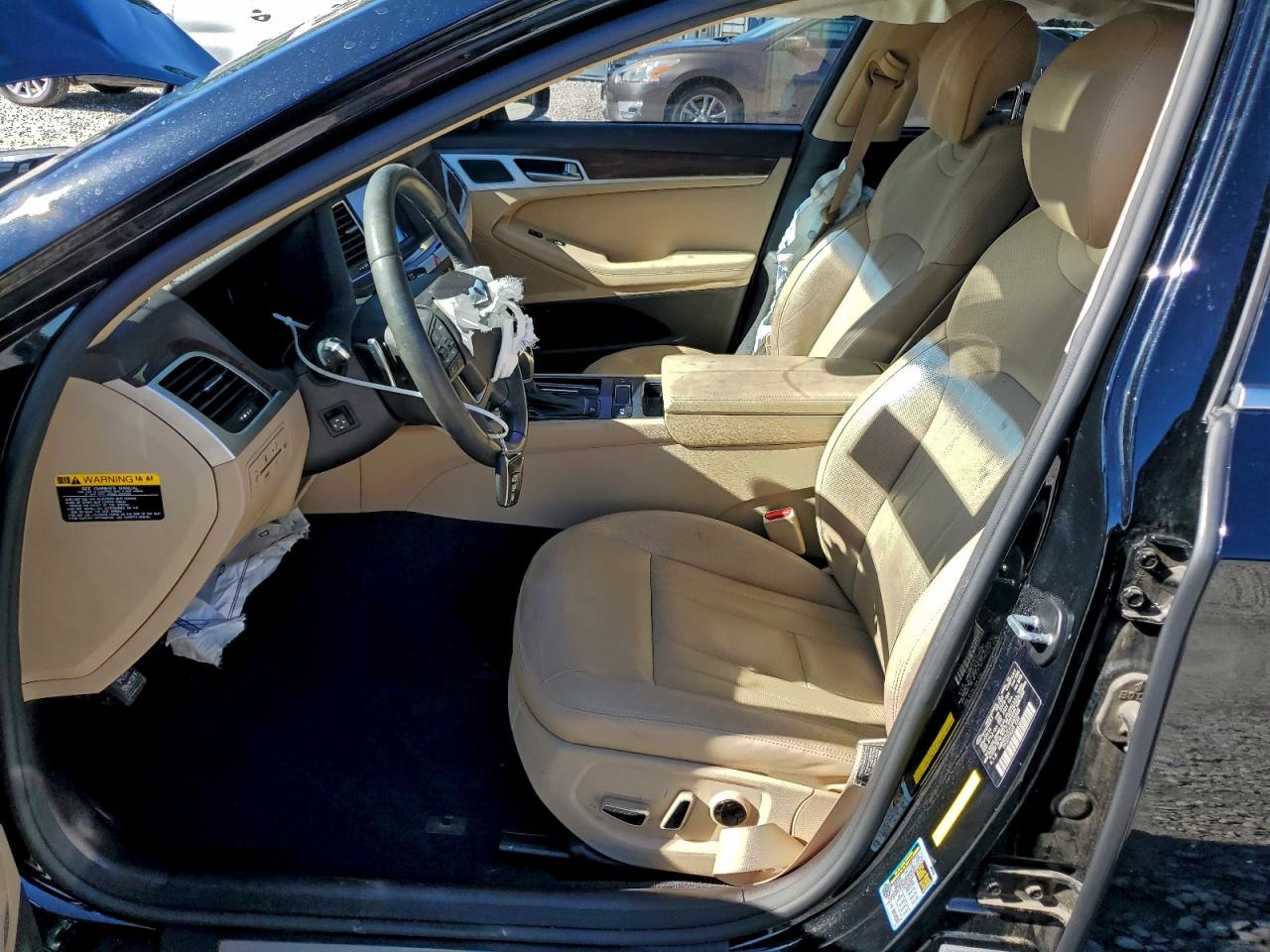 2015 Hyundai Genesis 3.8L VIN: KMHGN4JE1FU065986 Lot: 94478315