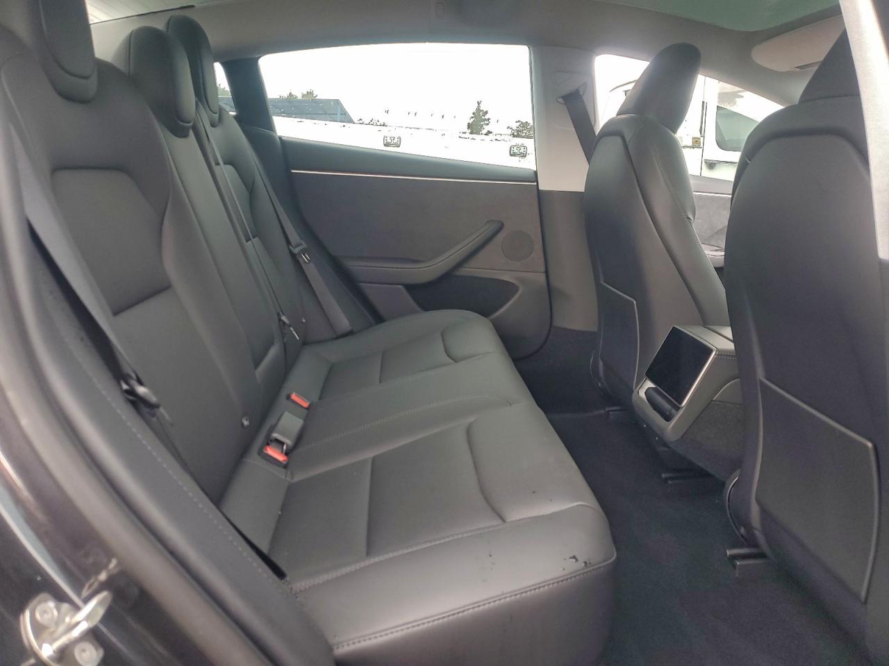 2024 Tesla Model 3 VIN: 5YJ3E1EB8RF832585 Lot: 93904305