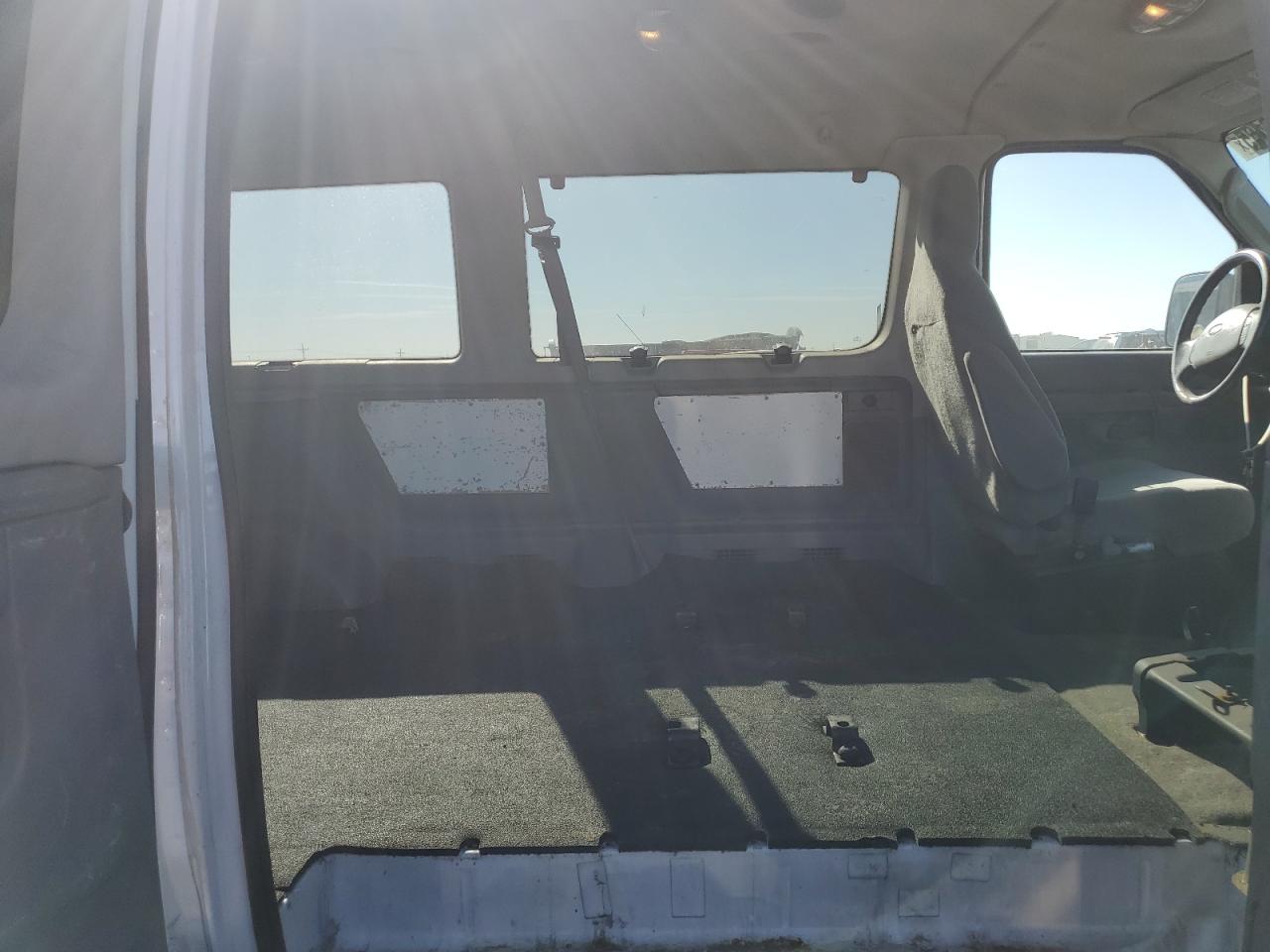 2007 Ford Econoline E350 Super Duty Wagon VIN: 1FBNE31LX7DA34195 Lot: 90722165