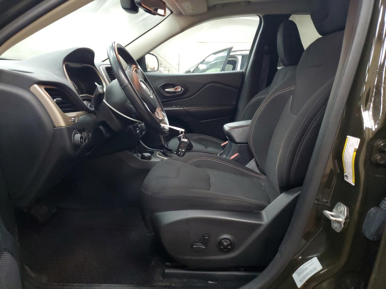 2016 Jeep Cherokee Latitude VIN: 1C4PJMCS3GW309193 Lot: 92387595