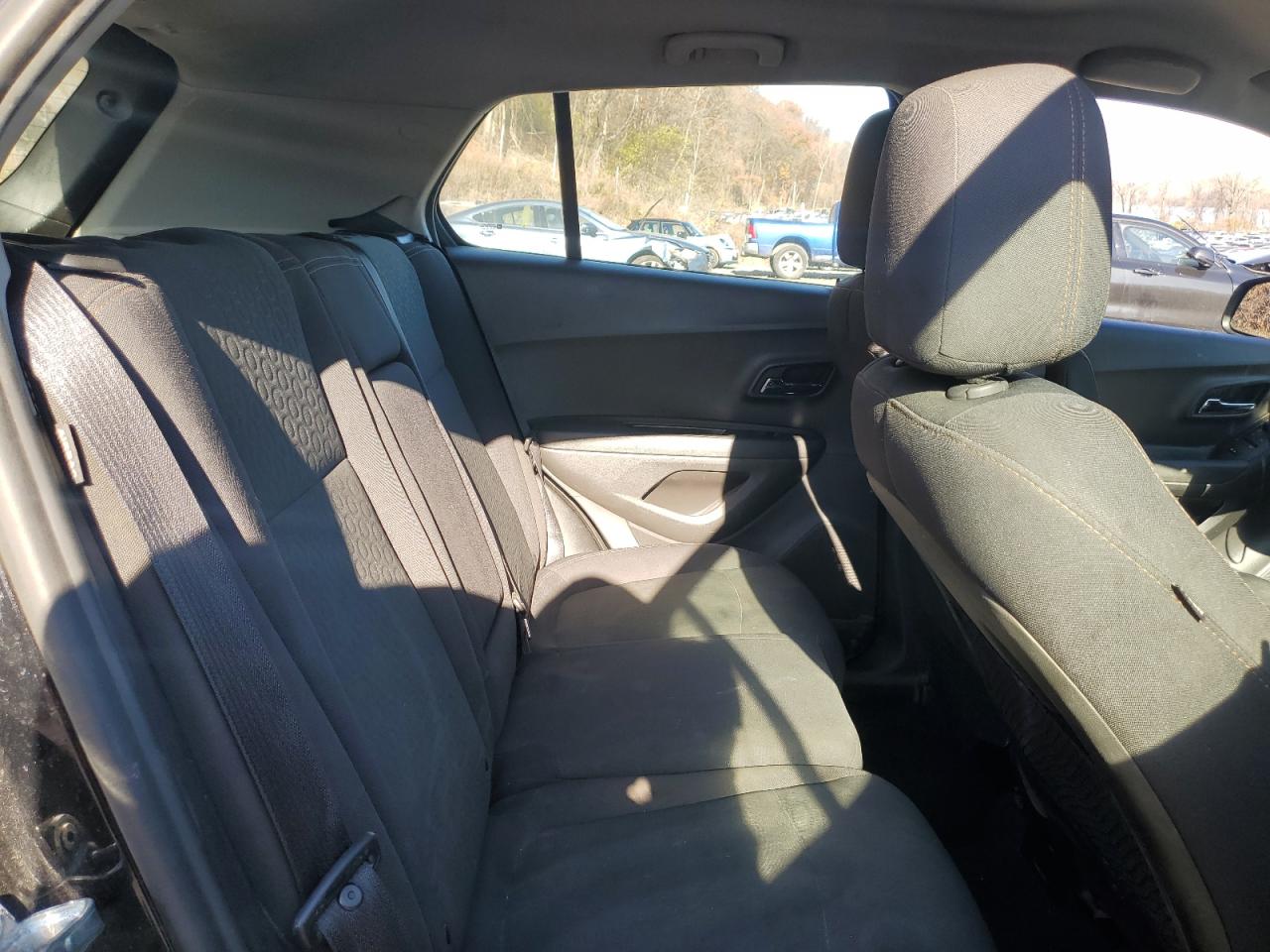 2019 Chevrolet Trax Ls VIN: 3GNCJNSB1KL117802 Lot: 93255795