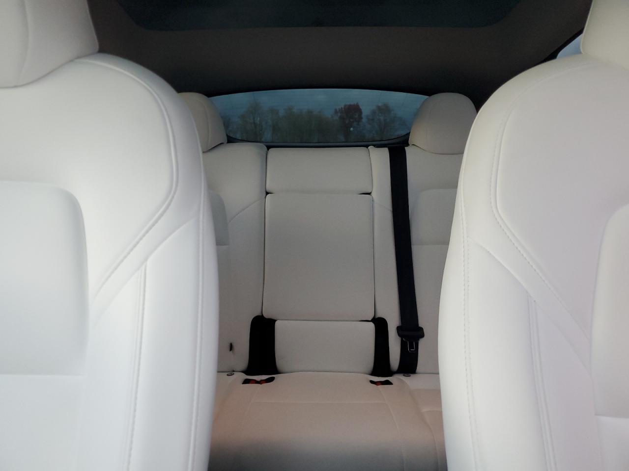 2025 Tesla Model Y VIN: 7SAYGDEFXSA352283 Lot: 92280315