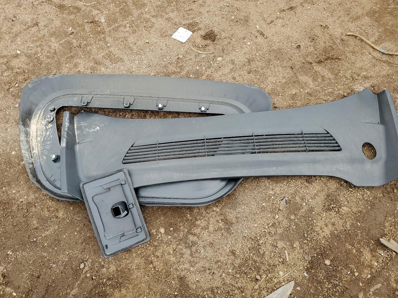 2024 Tesla Model Y VIN: 7SAYGAEEXRF099520 Lot: 94346745