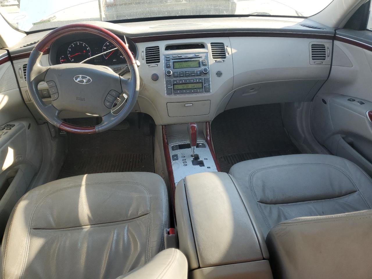 2007 Hyundai Azera Se VIN: KMHFC46F17A216623 Lot: 92215805